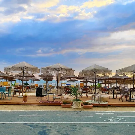 Sandy Blue Sea Daire *