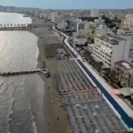 Sandy Blue Sea Daire Dıraç